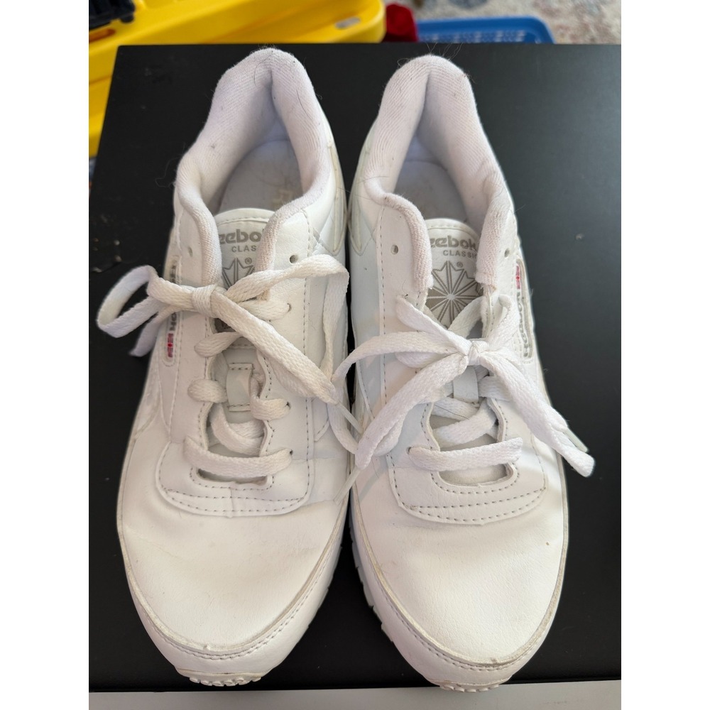 Reebok Classic White Sneaker in 7.5